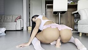 I love playing with my pussy and cumming with a big dildo - may hernandez