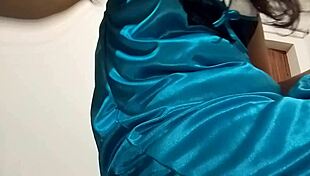 Hot bhabhi showed her fat ass and pussy to me