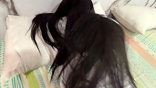 Padrastro Pervertido Frota Los Calzoncitos De Su Hijastra En Su Verga Y Termina Follandola Hasta Correrse