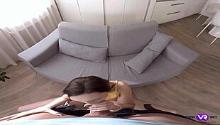 Isabella de laa enjoys feet massage for relaxation