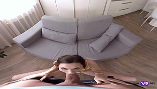 Isabella de laa enjoys feet massage for relaxation