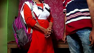 टीचर ने क्लास में मोबाइल लाने पर स्टूडेंट को चोदा रियल हॉट देसी लड़की डॉगी सेक्स