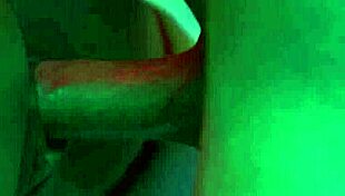 मेड डॉगीस्टाइल फकिंग के लिए बेंट ओवर, बिग कॉक होमओनर द्वारा