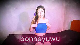 bonneyuwu - 16 54 turra va a que le hagan masajes y la masturban por puta