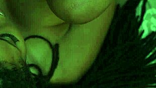 मेड डॉगीस्टाइल फकिंग के लिए बेंट ओवर, बिग कॉक होमओनर द्वारा