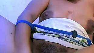 Colmek Sampai Muncrat with Big Pussy and Dildo