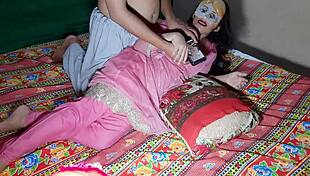 इंडियन स्टेप सिस्टर भाई को सिस्टर चोदते देखती