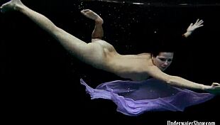 Blackhaired Aneta In The Pool