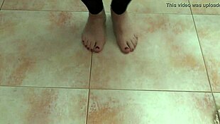 Sexy feet dancers perform enticing routines