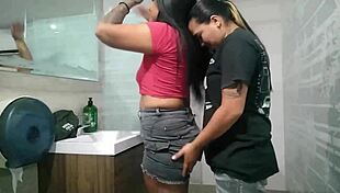 La puta de mi mujer se vuelve desconfiada, así que le doy una buena follada antes de irme