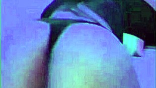 se puso muy caliente y le hice un masaje a mi mejor amiga en las nalgotas