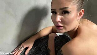 स्कूल गर्ल की कैमरा पर पहली पूरी चुदाई