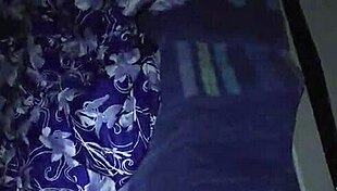 Encuentro A La Mama De Mi Mejor Amigo En La Habitacion Y Me Aprovecho Que Esta Caliente