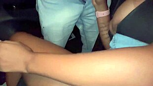 esposa adora beber leitinho de desconhecidos no publico, gozando com estranhos