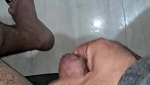 Meu Mini Pau Esquentando E Gozando