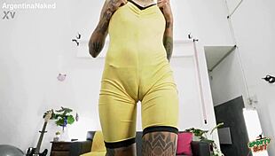 Look at that huge thigh-gap puffy cameltoe on the skinny tattooed babe in yoga leggings.