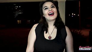 बस्टी ट्रिनिटी टिटजॉब से लंड दूध निचोड़ रही 😈