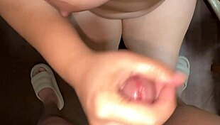 i giv him a chineze handjob wit my big tits n he fucks me gud