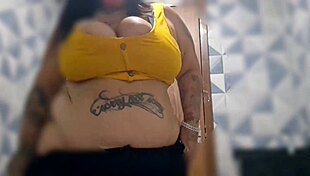 Hey, my boyfriend controlled my little toy in public with Mary Jhuana and Firegreen2, it was so thrilling!