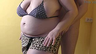 गर्भवती बीवी बड़ी चूचियों वाली प्रेमी से गुप्त मिलन