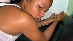 me follo a mi hermanastro x su gran coño