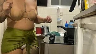 Young Girl Flashes Swollen Pussy In Kitchen Live.