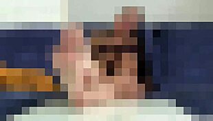 Worship my feet and suck my toes