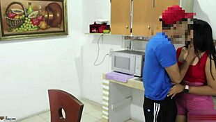 Me Follo a Mi Madrastra Milf Samantha Caliente Mientras Mi Padrastro Esta de Viaje Historia Completa