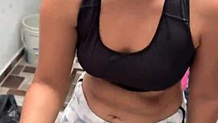 vecina, can you wash my clothes? i'll pay you 😉