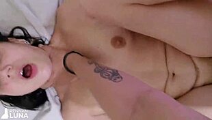 anal and screaming, does this novinha fuck and make love at the same time with that big dick?