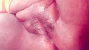 Desi Bhabhi Went To The Bathroom And Got Fucked On The Pretext Of Taking A Bath.