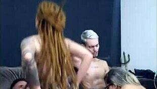 a ruiva de dread sat on my friend while his wife sucked me