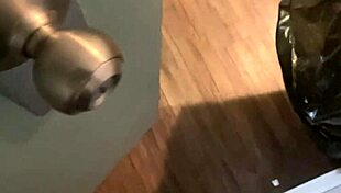 अवा वेलेंटिना सेलिना मून को रोम ने जोरदार दूध निकाला