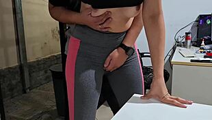 oh damn fingering my cameltoe on desk while neighbors watch me cum 😩💦🔥