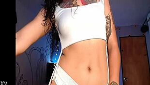 latina camgirl performs live show