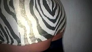 Nalgona with big ass and tits shaking