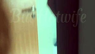 Corno CHAMOU o amigo PRA ARROMBAR meu cuzinho NA nossa cama!