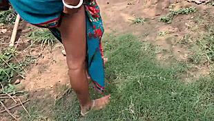 देसी बीवी पड़ोसियों को छेड़ आउटडोर हार्डकोर पेलिंग