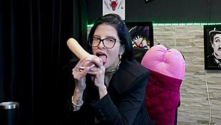 morena leticia braga demos her sloppy blowjob after faking orgasms and triple kisses on sheer red!!