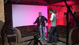 जवान एशियन कॉलेज गर्ल को बड़ा गोरा लंड जोरदार ठोकता है