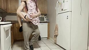 सौतेले पापा नशे में देर रात सौतेली बेटी पकड़ते हैं कहते हैं चुप रहूंगी अगर गांड चूत मुंह दे