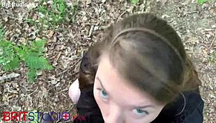 हॉट 18+ लड़की लिंगरी में बाहर पीओवी ब्लोजॉब देती