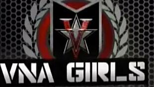 हॉली हार्ट्स की बड़ी चूत की लिप्स ब्लॉन्ड्स से बायसेक्शुअल चाट मांगतीं