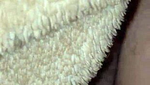 गीली मोटी मिल्फ गॉर्डिता मदहोशी भरी हवस में डूब जाती