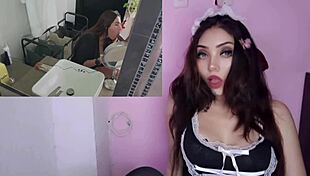 ¿ves cómo me masturbo con esta culona antes de que me cojan fuerte por el culo?