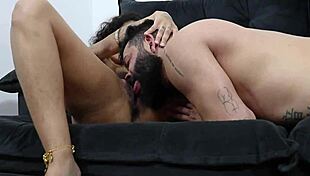 eu tô fodendo essa indiana skinny de buceta peluda cowgirl style