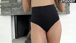 चैरी किस की टाइट ब्लोंड गांड को ब्रूटल एनल पीटिंग और गैपिंग