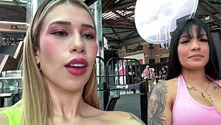 mi mejor amiga me come el culo rico en pleno centro comercial outdoors?