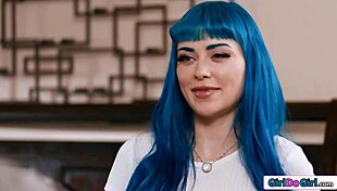 roommate squirts all over me this time 💦 girl-on-girl action 😈