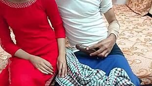 अंकल का मोटा काला लंड मेरी टाइट पाकिस्तानी चूत को पहली बार फैला देता